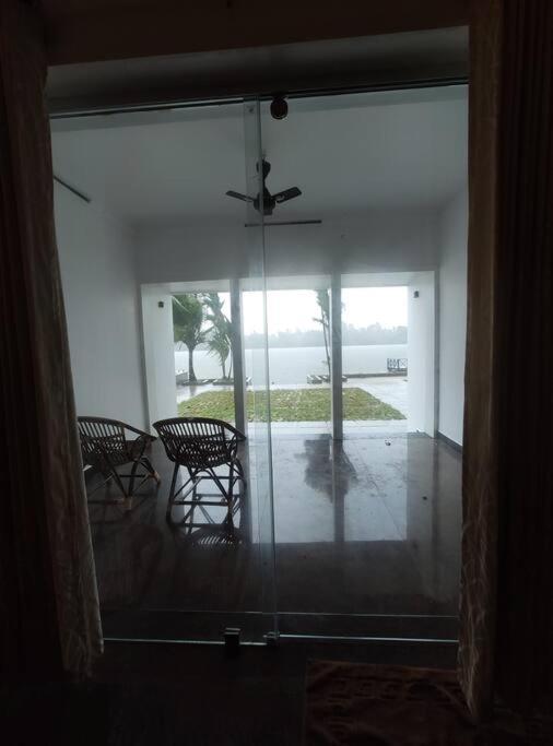 Riveria Portico - River Side 6 Bedroom Private Pool Bungalow North Paravur Εξωτερικό φωτογραφία