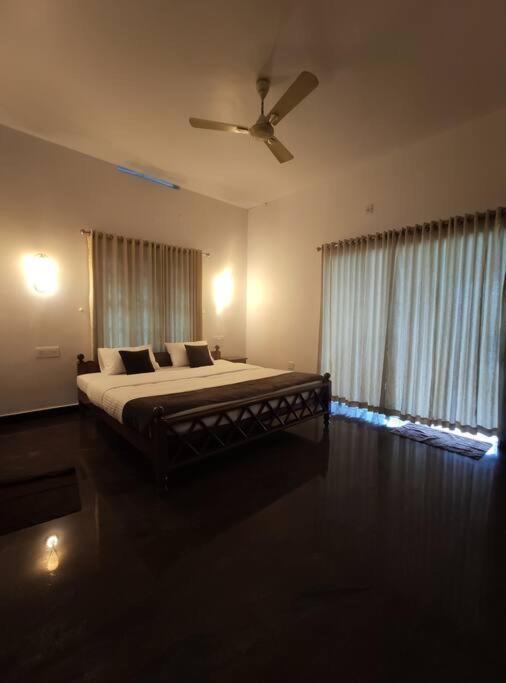 Riveria Portico - River Side 6 Bedroom Private Pool Bungalow North Paravur Εξωτερικό φωτογραφία